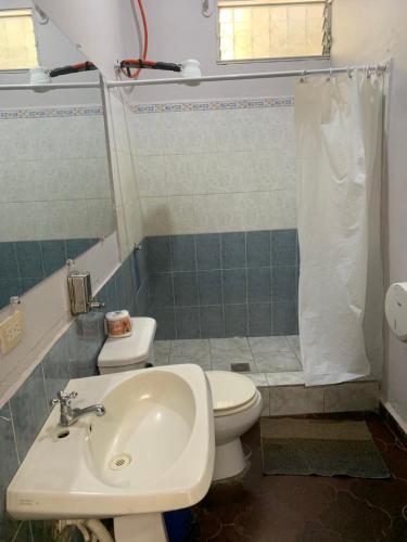 Fürdőszoba, Stella Hostal - Central Park in Copan Ruinas