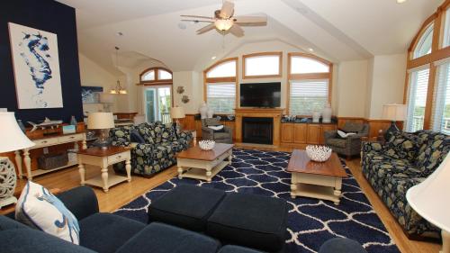 Oceanside, Pool with Poolside Bar, Rec Room, Hot Tub, Sun Decks, SS8, Group Therapy, Southern Shores (фото 7)