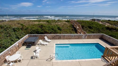 OCEANFRONT, Ocean Views, Private Pool, Hot Tub, SS10, The Russell Cottage, Southern Shores