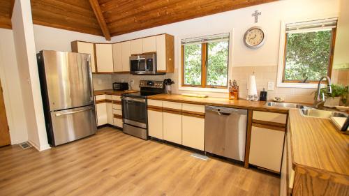 Oceanside, FRI-FRI, Private Pool, Close to beach! SS11, Shor-Ten-Sweet, Southern Shores (photo 10)