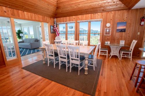 T1, Sailaway- Semi-Oceanfront, Private Pool, Poolside Bar, Hot Tub, Ocean Views, Dogs Welcome! T1, Sailaway- Semi-Oceanfront, Private Pool, Poolside Bar, Hot Tub, Ocean Views, Dogs Welcome!