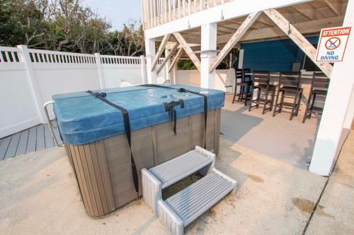 T1, Sailaway- Semi-Oceanfront, Private Pool, Poolside Bar, Hot Tub, Ocean Views, Dogs Welcome! T1, Sailaway- Semi-Oceanfront, Private Pool, Poolside Bar, Hot Tub, Ocean Views, Dogs Welcome!