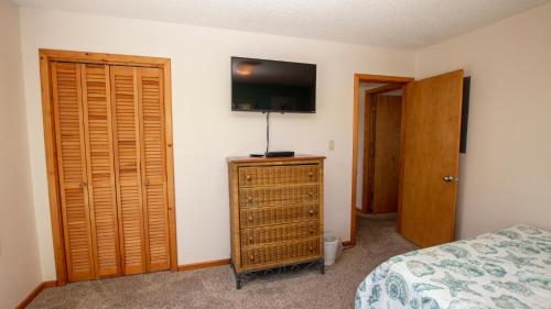 T1, Sailaway- Semi-Oceanfront, Private Pool, Poolside Bar, Hot Tub, Ocean Views, Dogs Welcome! T1, Sailaway- Semi-Oceanfront, Private Pool, Poolside Bar, Hot Tub, Ocean Views, Dogs Welcome!