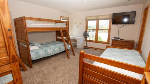 T1, Sailaway- Semi-Oceanfront, Private Pool, Poolside Bar, Hot Tub, Ocean Views, Dogs Welcome! T1, Sailaway- Semi-Oceanfront, Private Pool, Poolside Bar, Hot Tub, Ocean Views, Dogs Welcome!