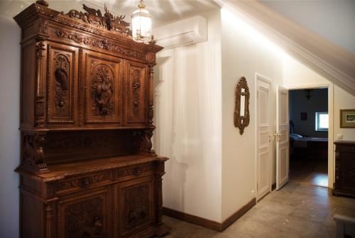 Luxury Medieval 2 Storey apartment with Antique Furniture in Old Town, Tallinn (photo 4)
