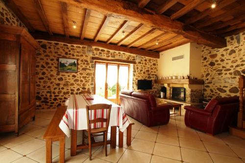 Les cretes in โอโลรง-เอแรร์