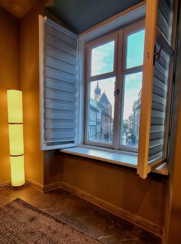 Studio Flat With a View 4