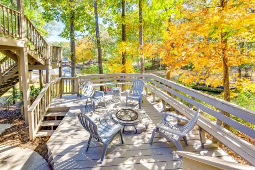 Waterfront Eatonton Escape with Private Hot Tub!