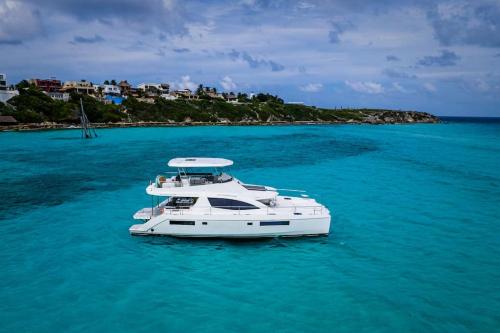 Ultimate Tulum Luxury Yacht Experience: All-Inclusive in Puerto Aventuras, Mexico
