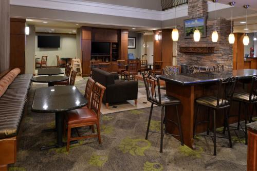 스테이브리지 스위트 라스 크루세스 바이 IHG - 식음료(F&B)