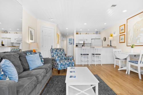 Beachside 102 with Direct Access to the Beach and Pool and Hot Tub in Traverse City, USA