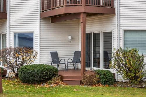 Beachside 102 with Direct Access to the Beach and Pool and Hot Tub in Traverse City, USA