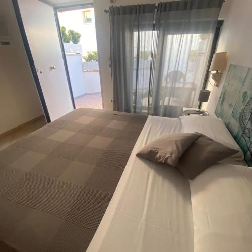 Airport Hotel - image 7