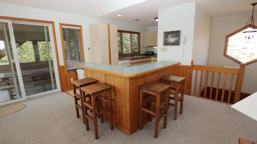 Oceanside, Private Pool, Hot Tub, Screened Porch, 650 ft to Beach Access, WW1021, Zip-A-Dee-Dune-Dah, Corolla (photo 7)