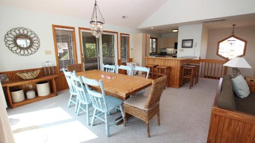 Oceanside, Private Pool, Hot Tub, Screened Porch, 650 ft to Beach Access, WW1021, Zip-A-Dee-Dune-Dah, Corolla (photo 8)