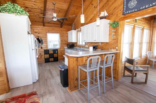 Semi-Oceanfront, Private Pool, Hot Tub, 400 ft to Beach Access, WL940, The B B Inn, Corolla (fotografie 8)