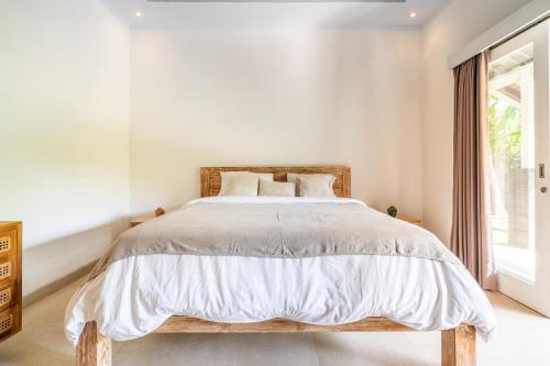 Three-Bedroom Villa image 9