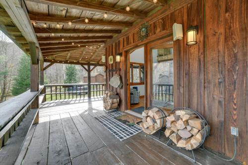 Hilltop Walton Getaway with Picturesque Views! in 庫珀斯敦