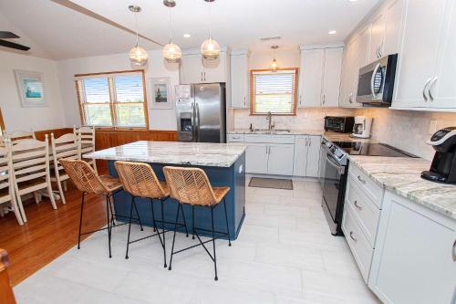 Oceanside, Private Pool, Hot Tub, Close to Beach, WW874, Whalecome Aboard, Corolla (photo 10)