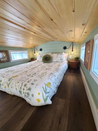 Tiny Digs Lakeshore - Tiny House Lodging