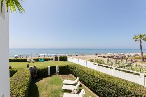 Wave sounds, BBQ, outdoor dinner, Marbella beachTH