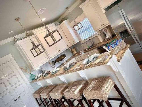 Fun-filled Luxury Beach Vacation Experience - Family Friendly Quiet Cul De Sac! in Bolivar Peninsula, USA