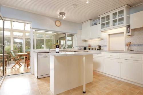 Stunning River Views, Tranquil Split-Level House, Private Garden & Parking Stunning River Views, Tranquil Split-Level House, Private Garden & Parking