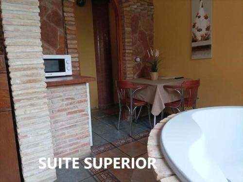 Alojamientos La Casa de Piedra in 洛斯多羅勒斯