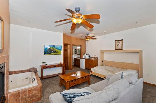 Robinhood Resort - image 2
