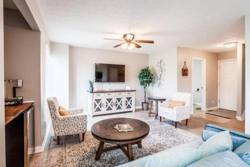 3B Townhouse 5min to Liberty Hospital, Voice of America Park in Bethany, USA