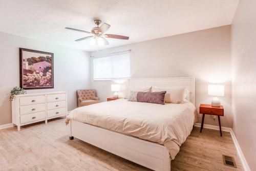 3B Townhouse 5min to Liberty Hospital, Voice of America Park in Bethany, USA