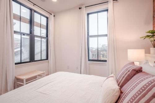Comfortable Downtown Condo by Restaurants with Parking in Cincinnati, USA