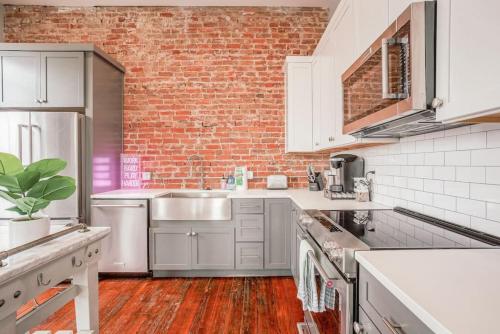 Light and Airy, Spacious 2B 2Bath Downtown City View in Cincinnati, USA