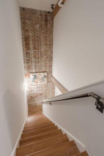 Art Deco 1000sqft Condo Downtown with Gated Parking in Cincinnati, USA