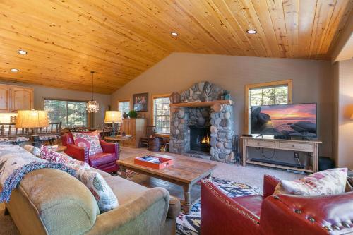 Alpen Glow by Tahoe Getaways - Private Hot Tub, Close to Northstar