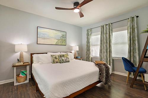 Steps to Beach & Downtown! Cozy Beach Bungalow #3 in Lake Worth, USA