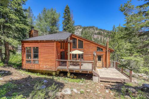 Alpine Escape by Tahoe Getaways - Shuttle to Ski Slopes & Fireplace, Alpine Meadows (foto 2)