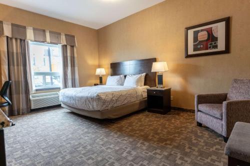 King Room - Mobility Accessible - Non-Smoking