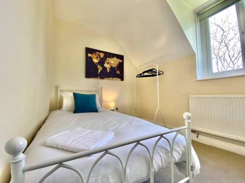 EasyRest - Spacious Detached House - 10 Beds - 5 Bedrooms - 4 Bathrooms - Secure Parking 5 Vehicles - Excellent Road Links - Perfect for Contractors & Large Groups, Grantham (fotografie 3)