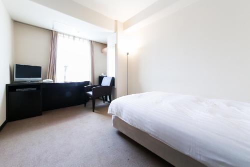 Double room, smokers allowed