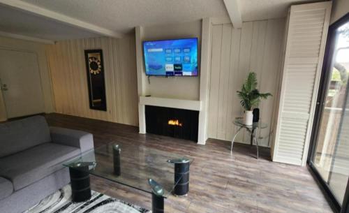 Deluxe Marina 2bdr 2ba Home Must See in Los Angeles, USA