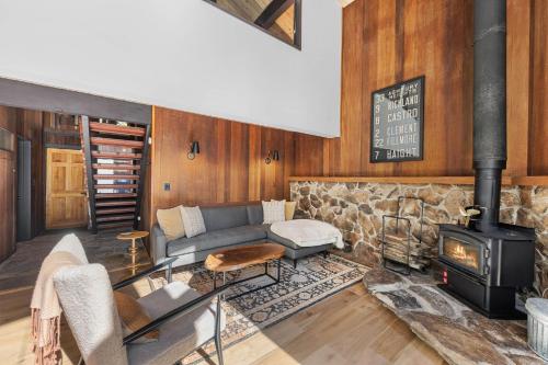 Birchwood Retreat by Tahoe Getaways - Newly Remodeled Pet Friendly Home in Alpine Meadows with Wood  in Alpine Meadows (CA)