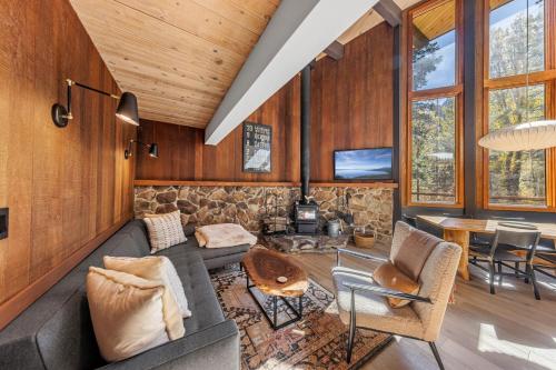 Birchwood Retreat by Tahoe Getaways - Newly Remodeled Pet Friendly Home in Alpine Meadows with Wood  in Alpine Meadows (CA)