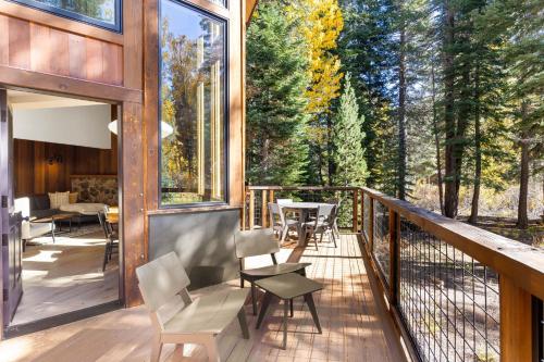 Birchwood Retreat by Tahoe Getaways - Newly Remodeled Pet Friendly Home in Alpine Meadows with Wood  in Alpine Meadows (CA)