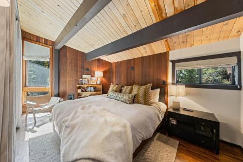 Birchwood Retreat by Tahoe Getaways - Newly Remodeled Pet Friendly Home in Alpine Meadows with Wood  in Alpine Meadows (CA)