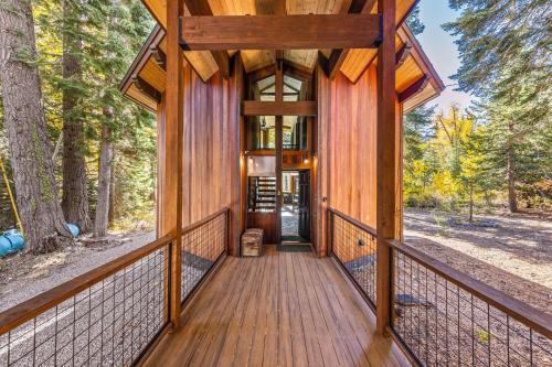 Birchwood Retreat by Tahoe Getaways - Newly Remodeled Pet Friendly Home in Alpine Meadows with Wood  in Alpine Meadows (CA)