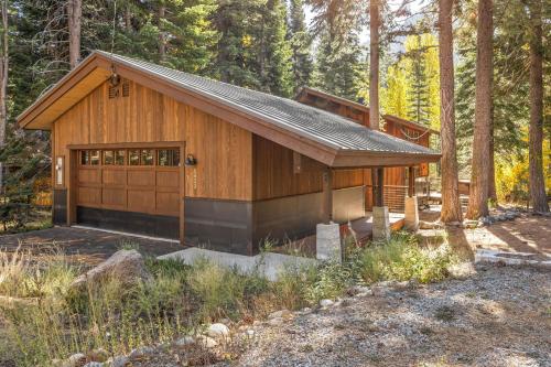 Birchwood Retreat by Tahoe Getaways - Newly Remodeled Pet Friendly Home in Alpine Meadows with Wood  in Alpine Meadows (CA)