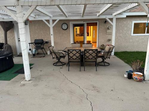 Coast, Mountain & Country in Simi Valley (CA)