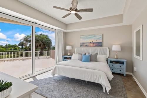 Surf Club, Unit 2105 Surf Club, Unit 2105