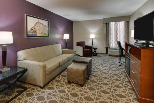 Drury Inn & Suites Poplar Bluff - image 10